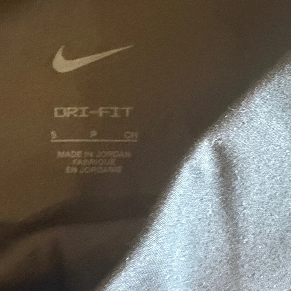 Nike Black Performance Leggings with White Swoosh - Picture 3 of 5